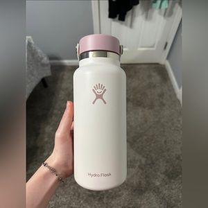 HydroFlask Limited Edition Juneberry Whole Foods Exclusive